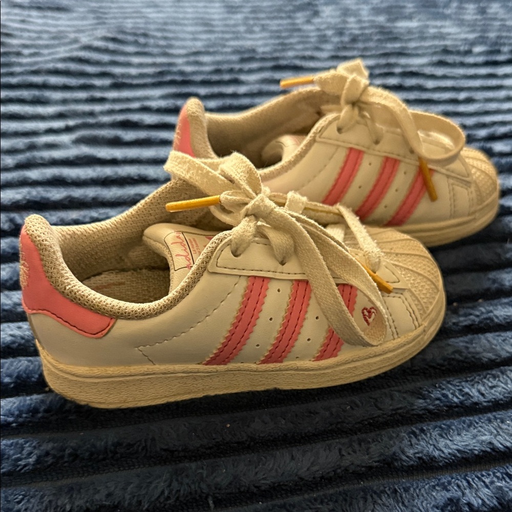 Adidas Kids White and Pink Sneakers - Picture 3 of 6